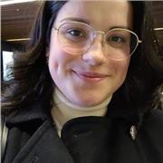 Profesora de historia de refuerzo para estudiantes de primaria y ESO